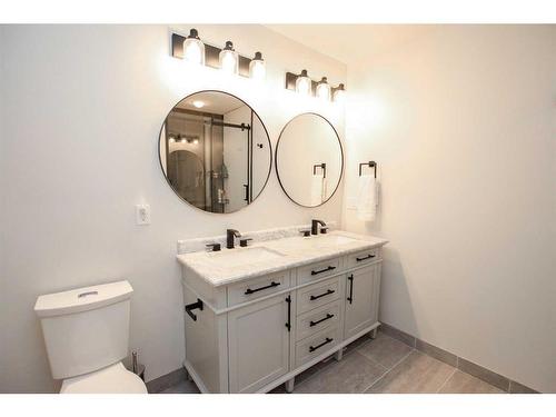 5217 39 Street, Ponoka, AB - Indoor Photo Showing Bathroom
