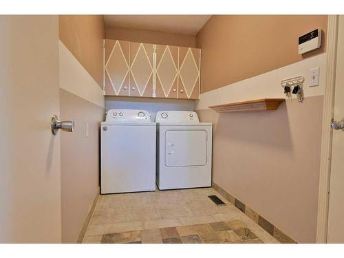 31 Escott Close, Red Deer, AB - Indoor Photo Showing Laundry Room