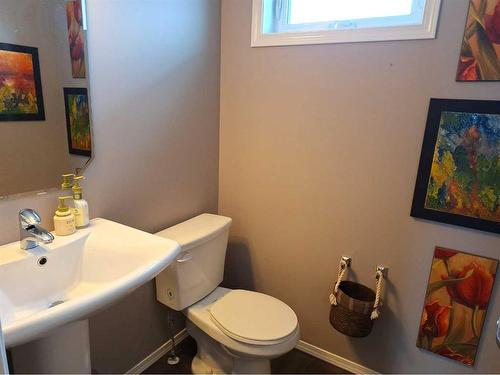 605-339 Viscount Drive, Red Deer, AB - Indoor Photo Showing Bathroom