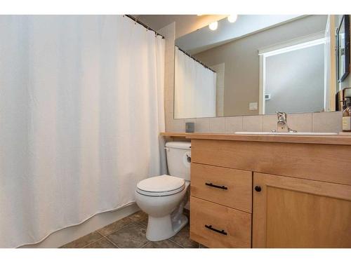 248 Jennings Crescent, Red Deer, AB - Indoor Photo Showing Bathroom