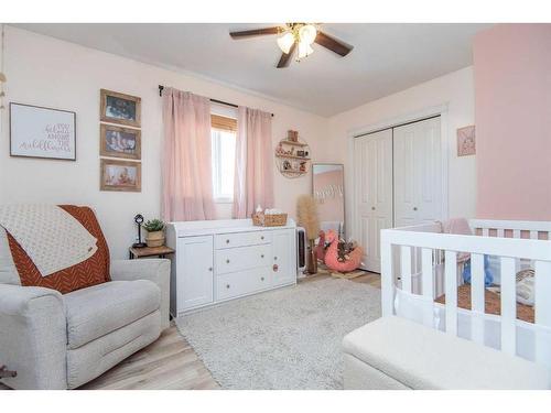 248 Jennings Crescent, Red Deer, AB - Indoor Photo Showing Bedroom