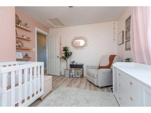 248 Jennings Crescent, Red Deer, AB - Indoor Photo Showing Bedroom