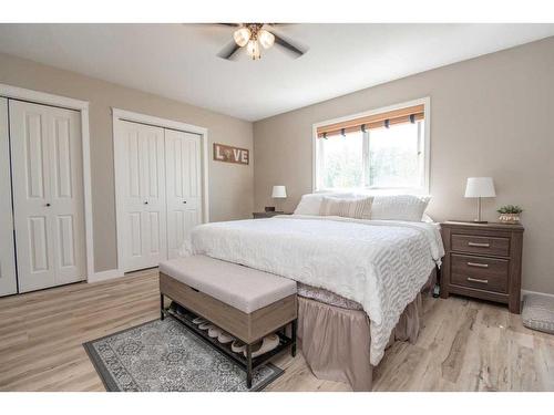 248 Jennings Crescent, Red Deer, AB - Indoor Photo Showing Bedroom