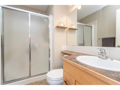 248 Jennings Crescent, Red Deer, AB - Indoor Photo Showing Bathroom