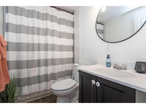 248 Jennings Crescent, Red Deer, AB - Indoor Photo Showing Bathroom