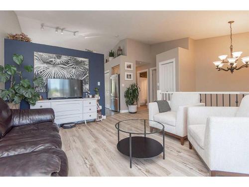 248 Jennings Crescent, Red Deer, AB - Indoor Photo Showing Living Room