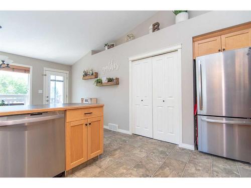 248 Jennings Crescent, Red Deer, AB - Indoor Photo Showing Kitchen