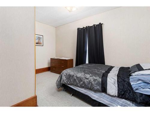 5037 48 Street, Daysland, AB - Indoor Photo Showing Bedroom