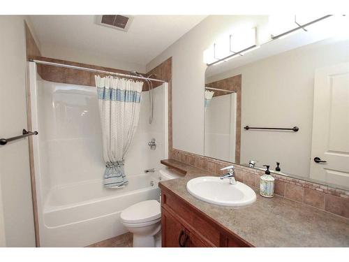 52 Oakdale Place, Red Deer, AB - Indoor Photo Showing Bathroom