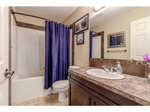139 Isherwood Close, Red Deer, AB - Indoor Photo Showing Bathroom