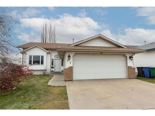 17 Kingston Drive, Red Deer, AB - Outdoor With Facade