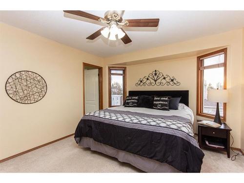 17 Kingston Drive, Red Deer, AB - Indoor Photo Showing Bedroom