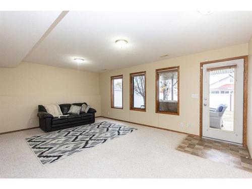 17 Kingston Drive, Red Deer, AB - Indoor Photo Showing Other Room