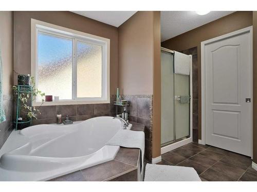 78 Oaklands Crescent, Red Deer, AB - Indoor Photo Showing Bathroom