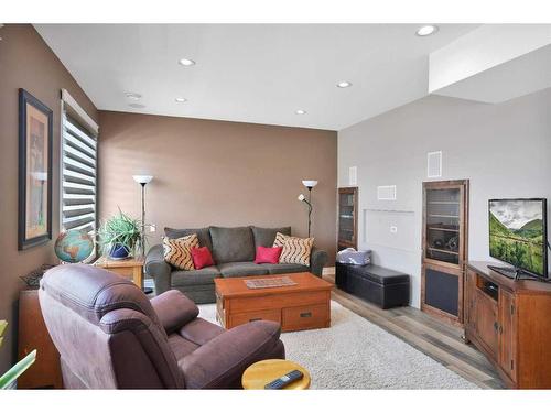 78 Oaklands Crescent, Red Deer, AB - Indoor Photo Showing Living Room