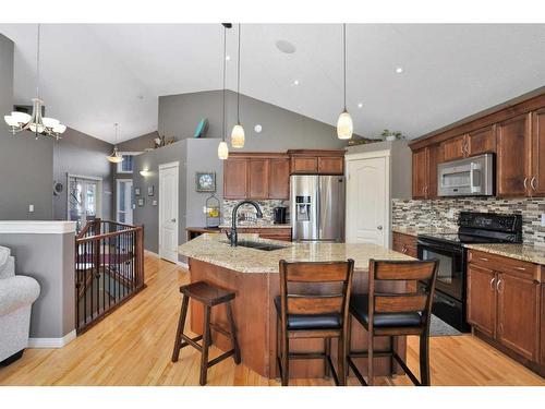 78 Oaklands Crescent, Red Deer, AB - Indoor Photo Showing Kitchen With Upgraded Kitchen