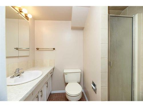 77 Page Avenue, Red Deer, AB - Indoor Photo Showing Bathroom