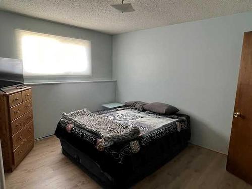 22 Abbott Avenue, Red Deer, AB - Indoor Photo Showing Bedroom