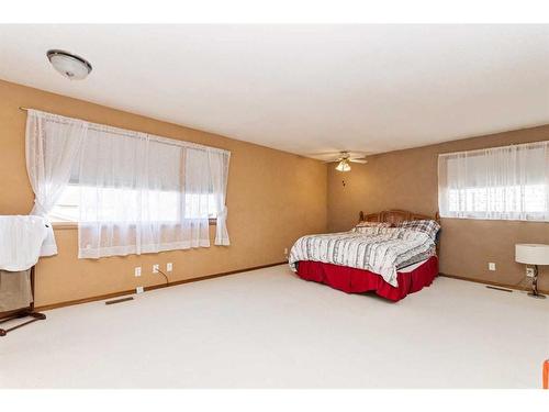28 Bunn Crescent, Red Deer, AB - Indoor Photo Showing Bedroom