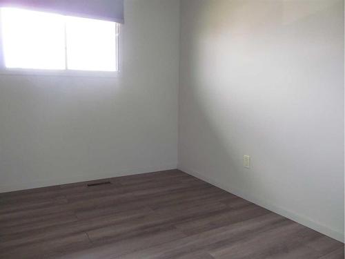 127 Dundee Crescent, Penhold, AB - Indoor Photo Showing Other Room