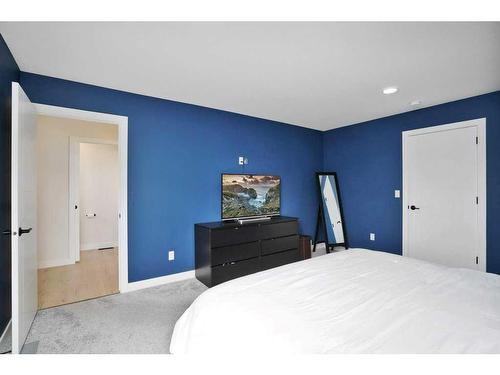 37 Murphy Close, Blackfalds, AB - Indoor Photo Showing Bedroom