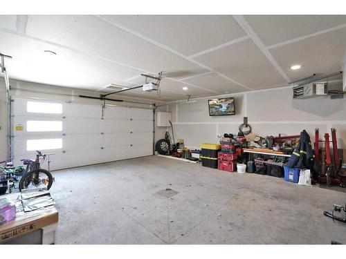 37 Murphy Close, Blackfalds, AB - Indoor Photo Showing Garage