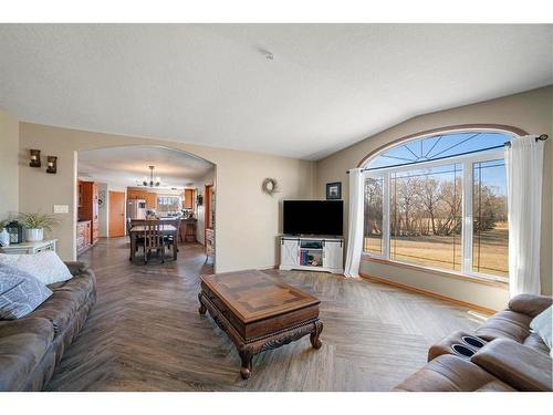 44567 Range Road 124, Rural Flagstaff County, AB - Indoor Photo Showing Living Room