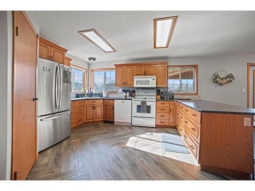 44567 Range Road 124, Rural Flagstaff County, AB - Indoor Photo Showing Kitchen