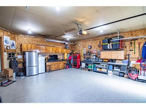 209 Jennings Crescent, Red Deer, AB - Indoor Photo Showing Garage