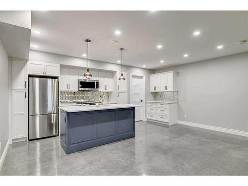 4-232 20 Avenue Ne, Calgary, AB - Indoor Photo Showing Kitchen With Upgraded Kitchen