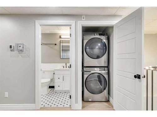 4-232 20 Avenue Ne, Calgary, AB - Indoor Photo Showing Laundry Room