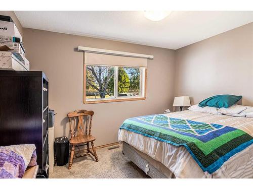 6 Elizabeth Park Boulevard, Lacombe, AB - Indoor Photo Showing Bedroom