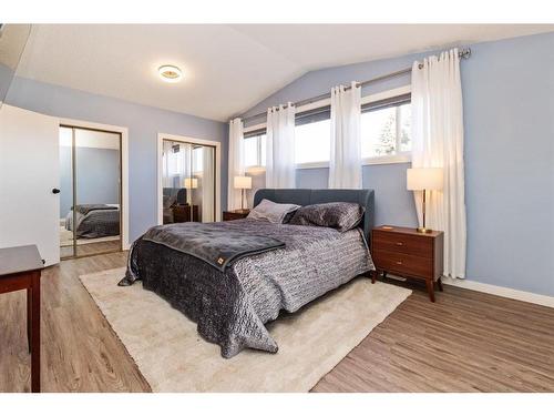 81 Richards Crescent, Red Deer, AB - Indoor Photo Showing Bedroom
