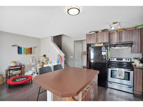 59 Carlson Place, Red Deer, AB - Indoor Photo Showing Kitchen