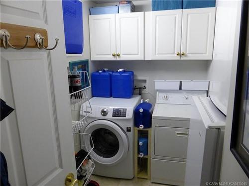 402-4805 45 Street, Red Deer, AB - Indoor Photo Showing Laundry Room
