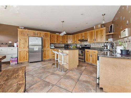 26411 Hwy 597, Rural Lacombe County, AB - Indoor Photo Showing Kitchen