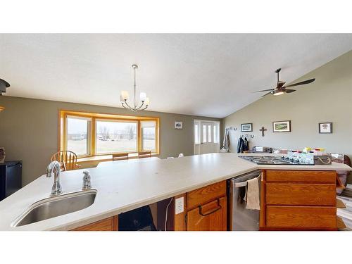 40108 Rr 20-5, Rural Stettler No. 6, County Of, AB - Indoor Photo Showing Kitchen