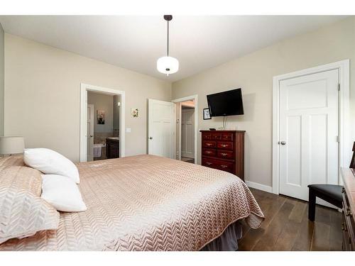 4920 Beardsley Avenue, Lacombe, AB - Indoor Photo Showing Bedroom