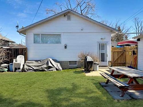 4812 52 Street, Stettler, AB - Outdoor With Exterior