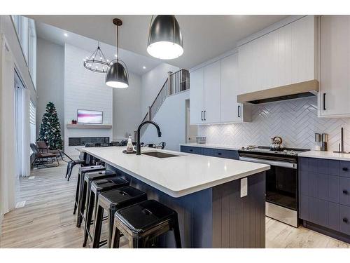 47 Bayview Street, Rochon Sands, AB - Indoor Photo Showing Kitchen With Upgraded Kitchen