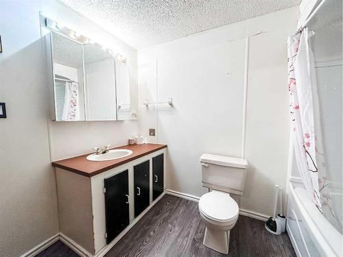 3801 61 Street, Stettler, AB - Indoor Photo Showing Laundry Room