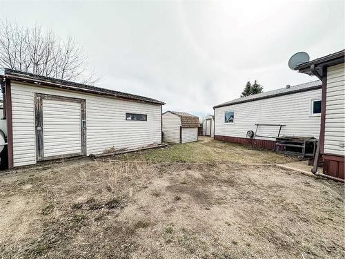 3801 61 Street, Stettler, AB - Outdoor With Exterior