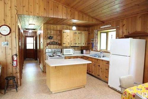 220 & 240 47402 Rr 13, Thorsby, AB - Indoor Photo Showing Kitchen
