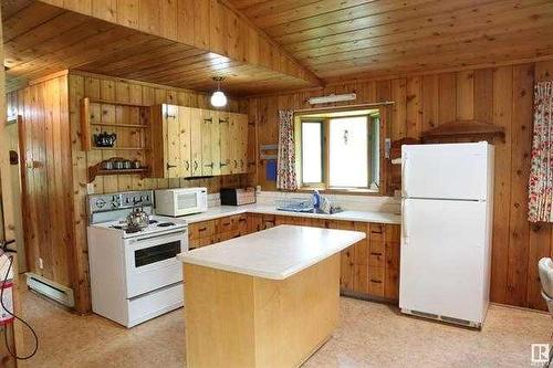 220 & 240 47402 Rr 13, Thorsby, AB - Indoor Photo Showing Kitchen