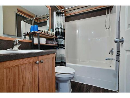 1209-5220 50A Avenue, Sylvan Lake, AB - Indoor Photo Showing Bathroom
