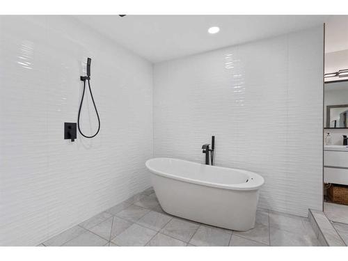 4808 49 Avenue, Forestburg, AB - Indoor Photo Showing Bathroom