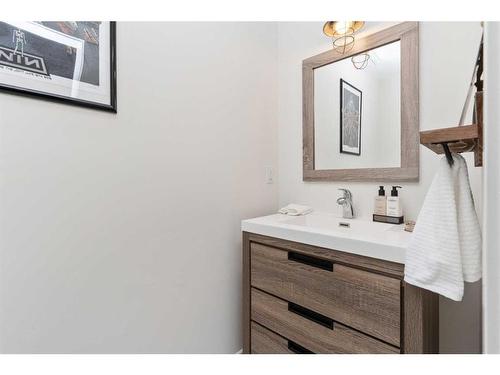 4808 49 Avenue, Forestburg, AB - Indoor Photo Showing Bathroom