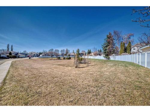 15 Armitage Close, Red Deer, AB - Outdoor