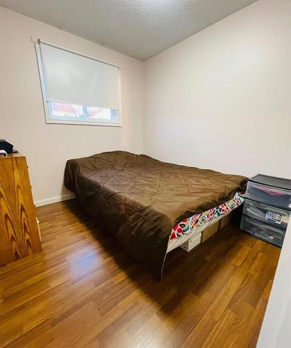 79 Good Crescent, Red Deer, AB - Indoor Photo Showing Bedroom