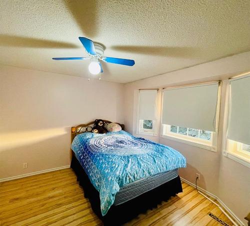 79 Good Crescent, Red Deer, AB - Indoor Photo Showing Bedroom